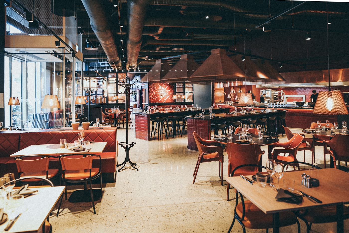 Warm, full-service restaurant dining room